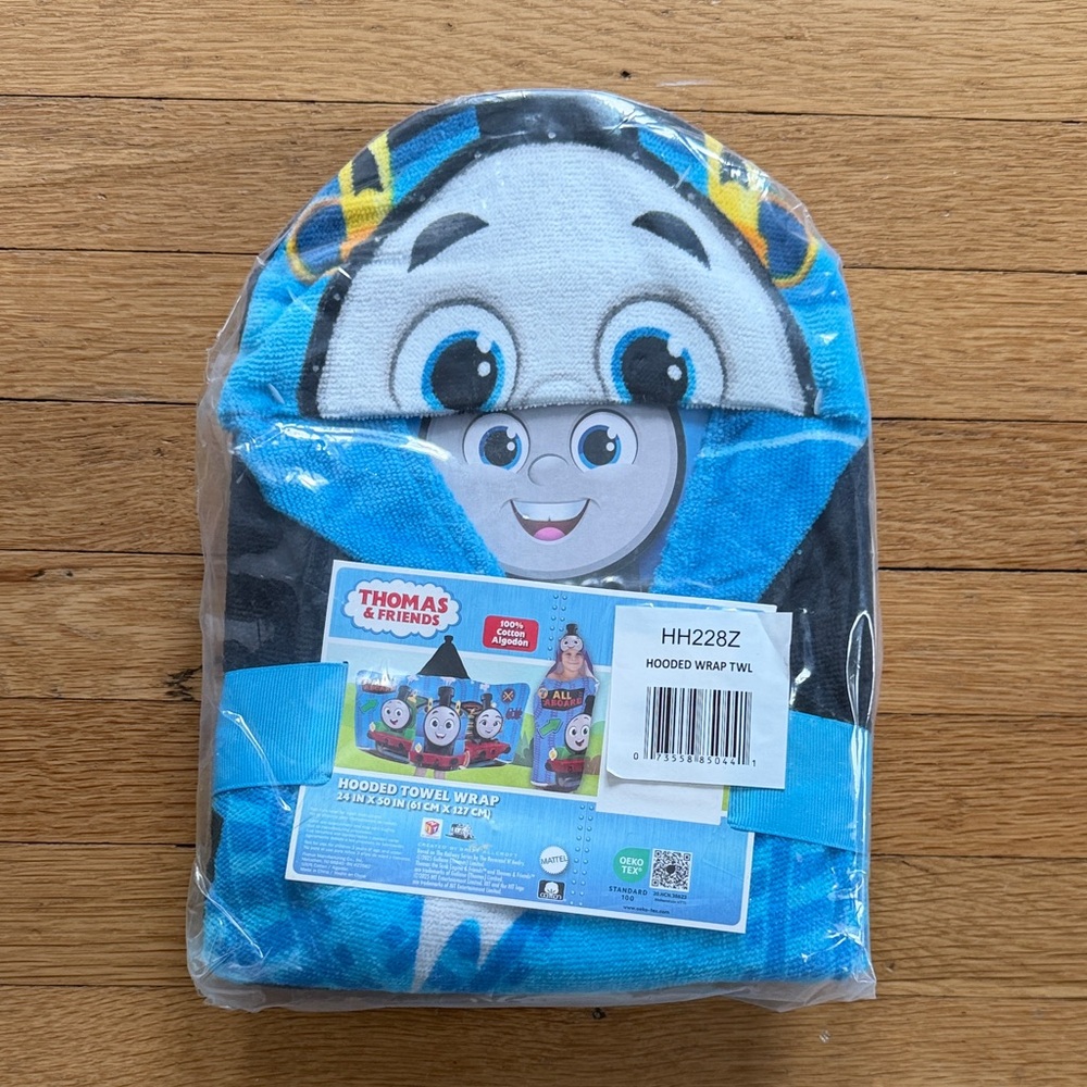 NWT Thomas & Friends Hooded Towel Wrap